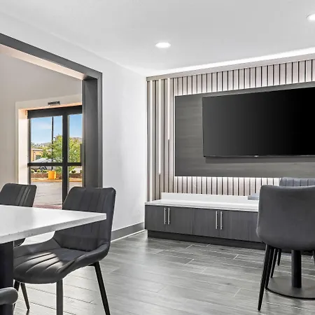 Super 8 By Wyndham Athens-3