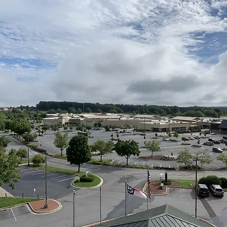Comfort Suites Outlet Center-3