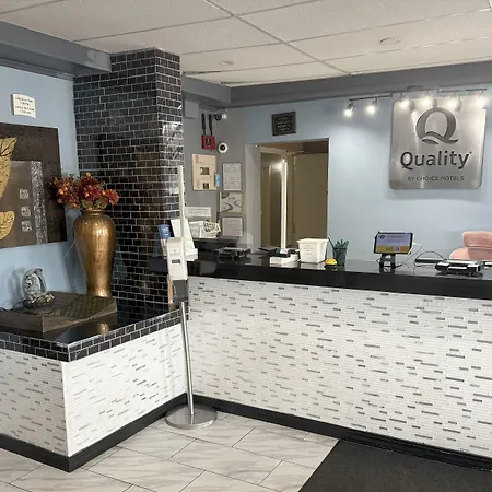 Quality Inn Manitowoc-3