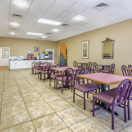 Howard Johnson By Wyndham Lakeland-2