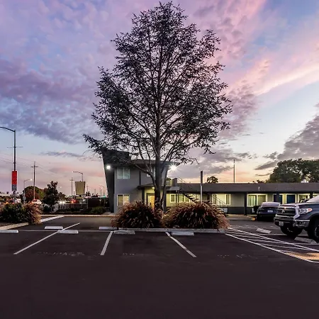 Travelodge By Wyndham Santa Rosa Wine Country-2