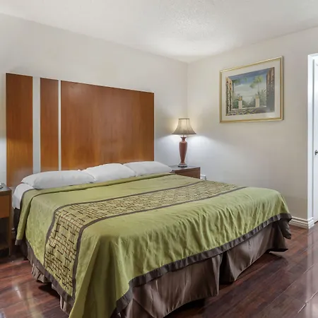 Riverside Inn & Suites-3