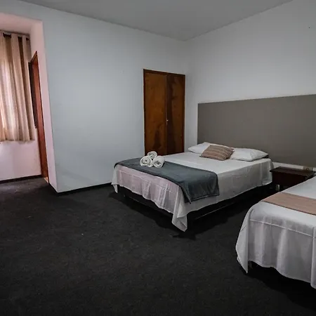 Hotel Thermas da Mantiqueira - Poços de Caldas - De frente para a Praça Central e Relógio Floral-2