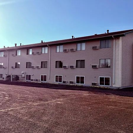 Howard Johnson By Wyndham Albert Lea-3