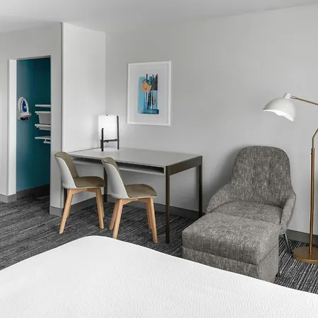 Towneplace Suites Joplin-3