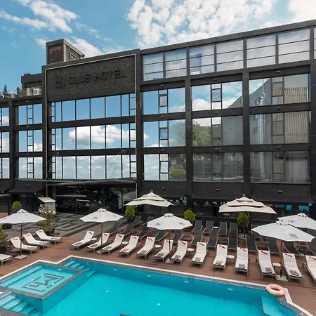 M1 Club Hotel-2