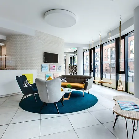 Yugo Explore - Kavanagh Court-2