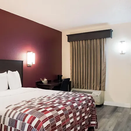 Red Roof Inn Tupelo-3