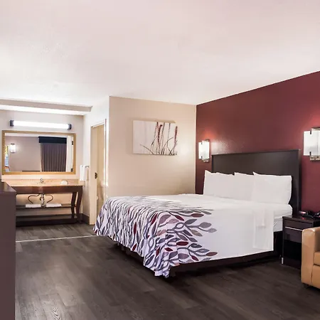 Red Roof Inn Tupelo-2