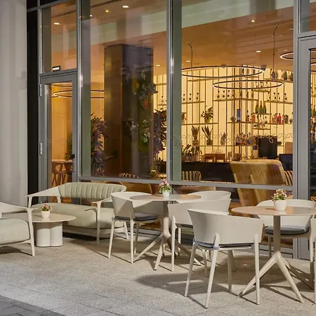 Hilton Garden Inn Budapest City Centre-2