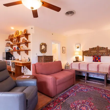 Casa Blanca Inn And Suites-2