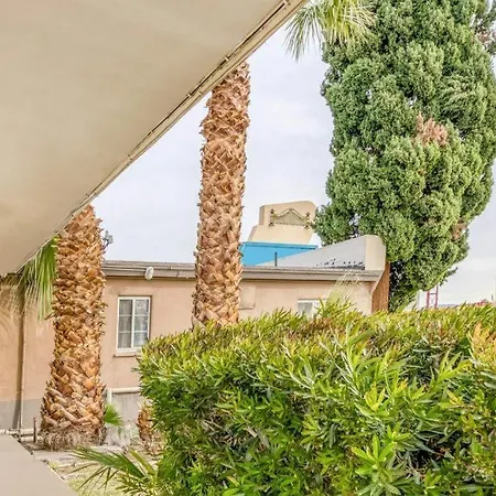 Oyo Gateway Motel Las Vegas North Strip/Fremont St. Area-2