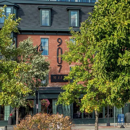 Lark Hotels 907 Main-3