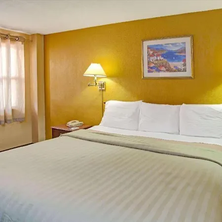 Travelodge By Wyndham Fort Lauderdale-3