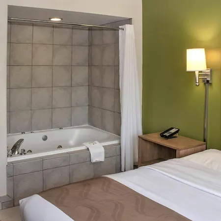 Quality Suites Lake Wright - Norfolk Airport-3