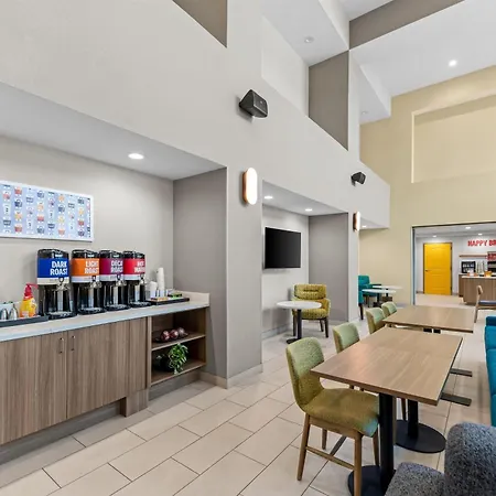 Hampton Inn & Suites Palestine-2