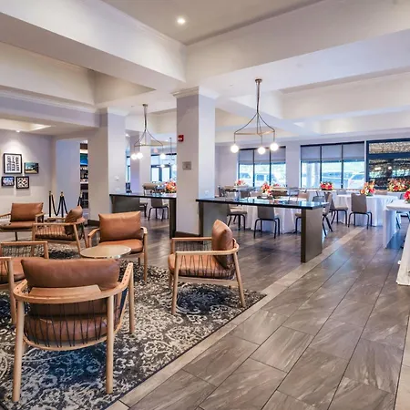 Courtyard By Marriott Savannah Downtown - Historic District-3