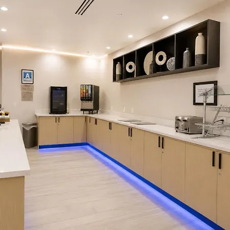Springhill Suites Bakersfield-3