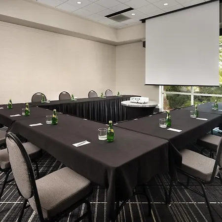 Hilton Charlotte Airport Hotel-2