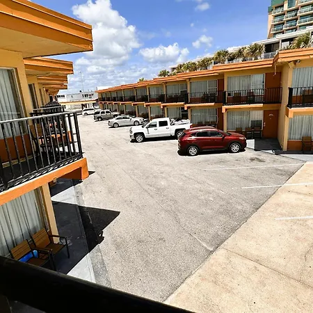 Grand Prix Motel Beach Front-2