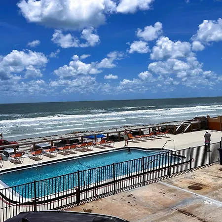 Grand Prix Motel Beach Front-3