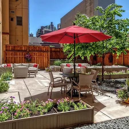 Hampton Inn & Suites - Minneapolis/Downtown-3