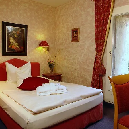 Burghotel Blomberg-3