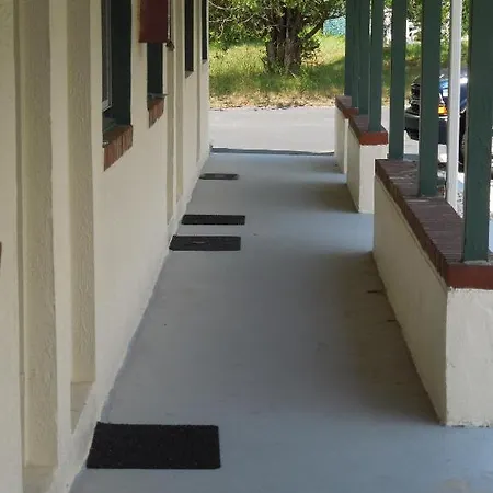 Shore Hills Motel-2