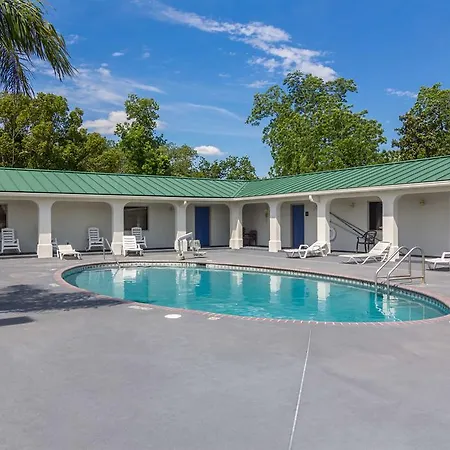 Motel 6 Waycross-2