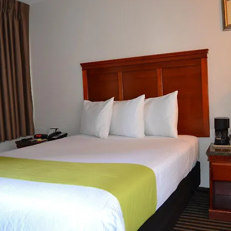 Marina Inn And Suites-Airport-Gaslamp-Zoo-3
