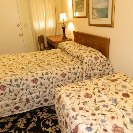 Twin Oaks Motel-3