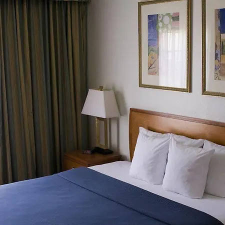 Clarion Suites Yuma-3