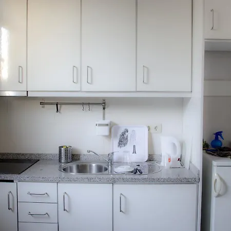 Alameda Guest House 1-2