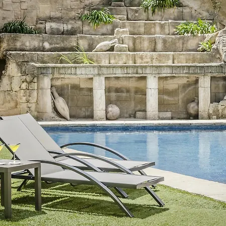 Exe Cunit Suites & Spa-3