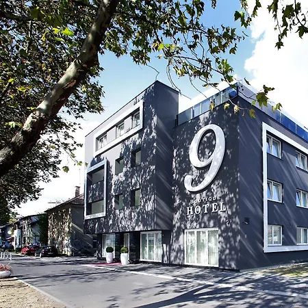 Hotel 9-2