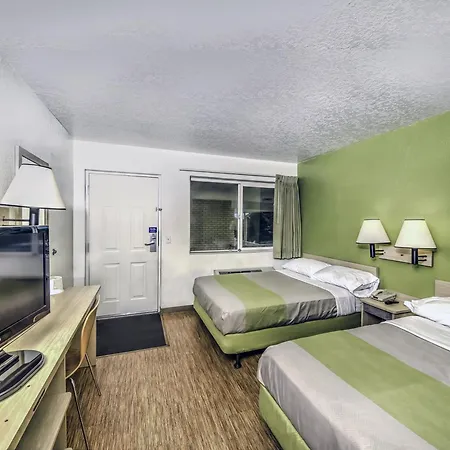 Motel 6 Colorado Springs, Co - South/Metro Area-2