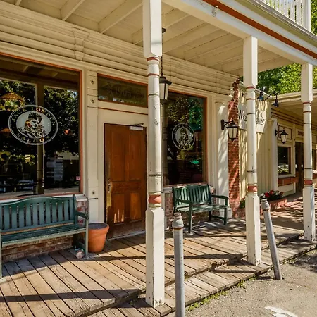 The Jack London Lodge-2