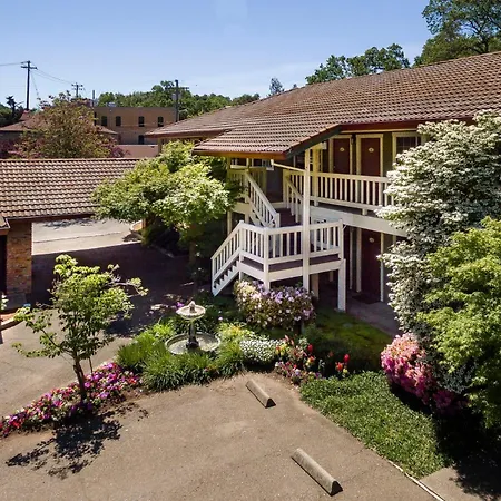 The Jack London Lodge-3