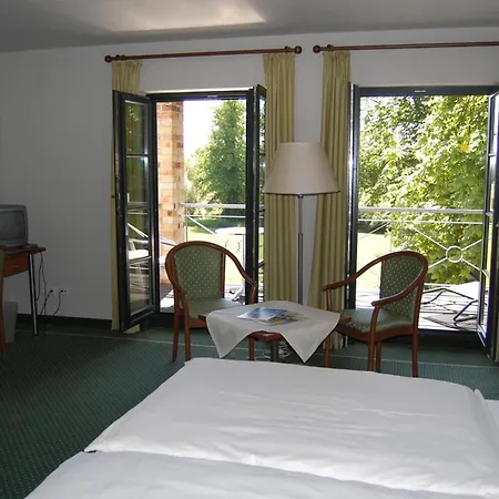 Gutshaus Redewisch Hotel&Restaurant-3