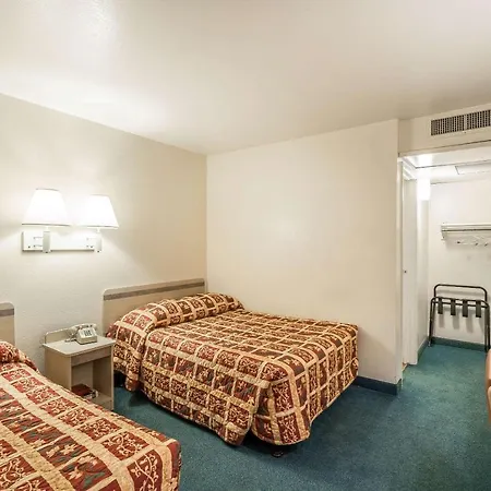 Rodeway Inn Pasco-2