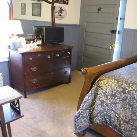 Main Street Bed & Breakfast-3