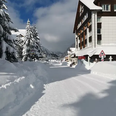 Hotel Piz Badus-3