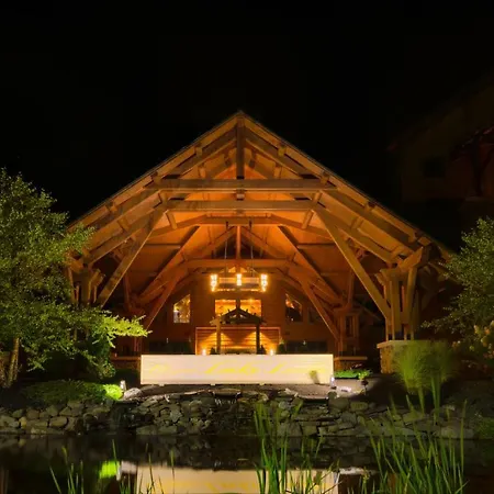 Hope Lake Lodge & Indoor Waterpark-2