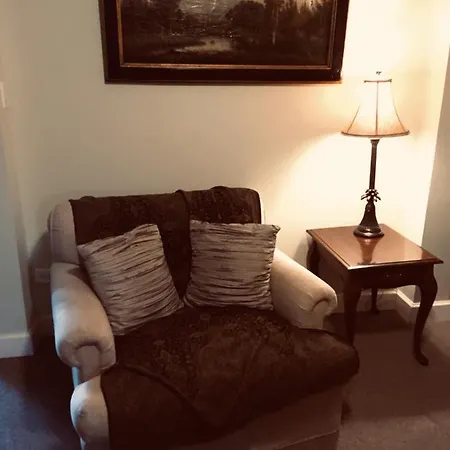 Niagara Mansion Carriage Suite-3