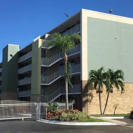 Days Inn By Wyndham Fort Lauderdale Airport Cruise Port-2