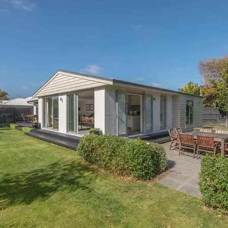 Bed & Breakfast In The Heart Of Fendalton-3