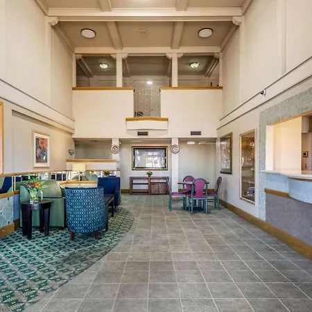 Mesilla Valley Days Inn & Suites-3