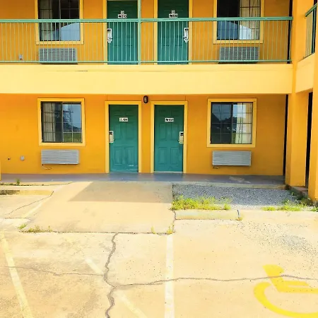 Pine Point Inn & Suites-2