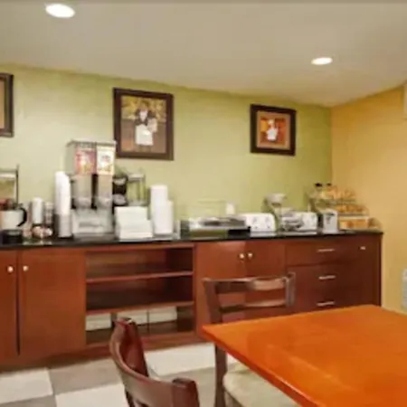 Days Inn By Wyndham Long Island City-2