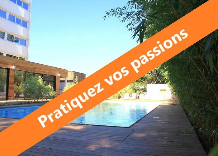 HÔTEL C SUITES chambres spacieuses Nîmes